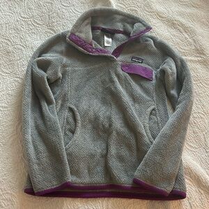 Patagonia grey with purple trim pullover xs